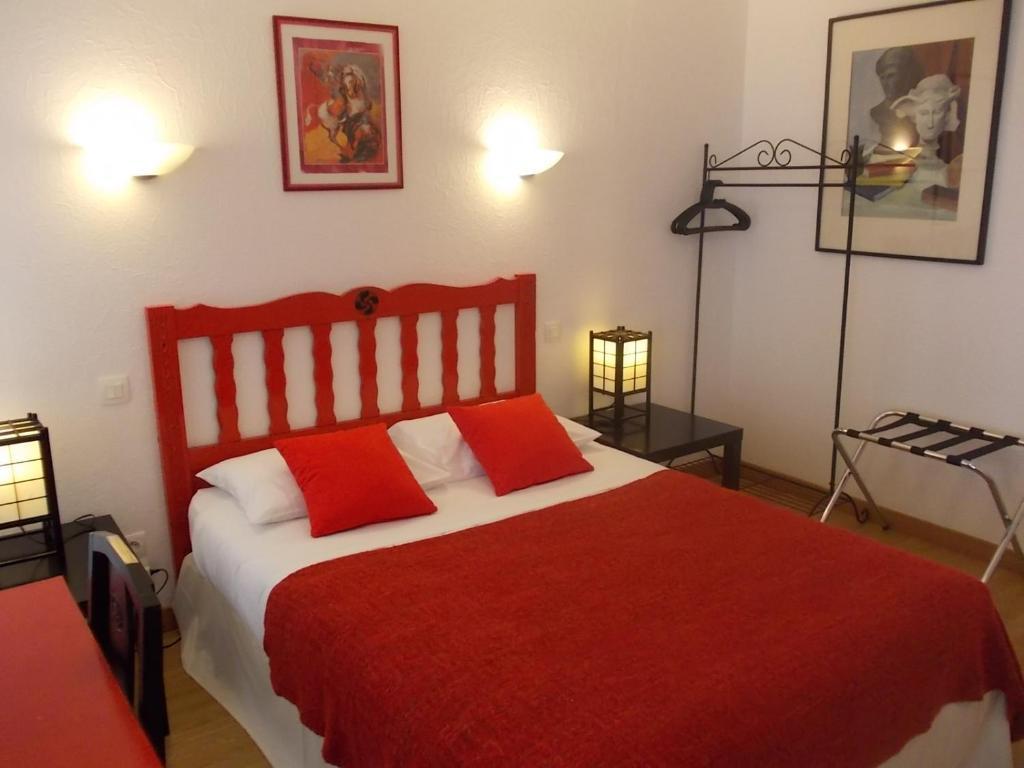 Hotel Le Clementenia Arneguy Номер фото
