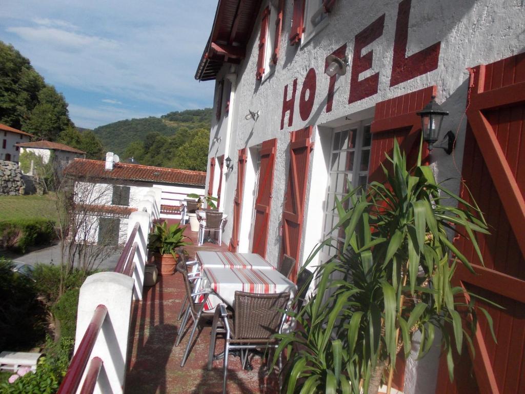 Hotel Le Clementenia Arneguy Екстер'єр фото