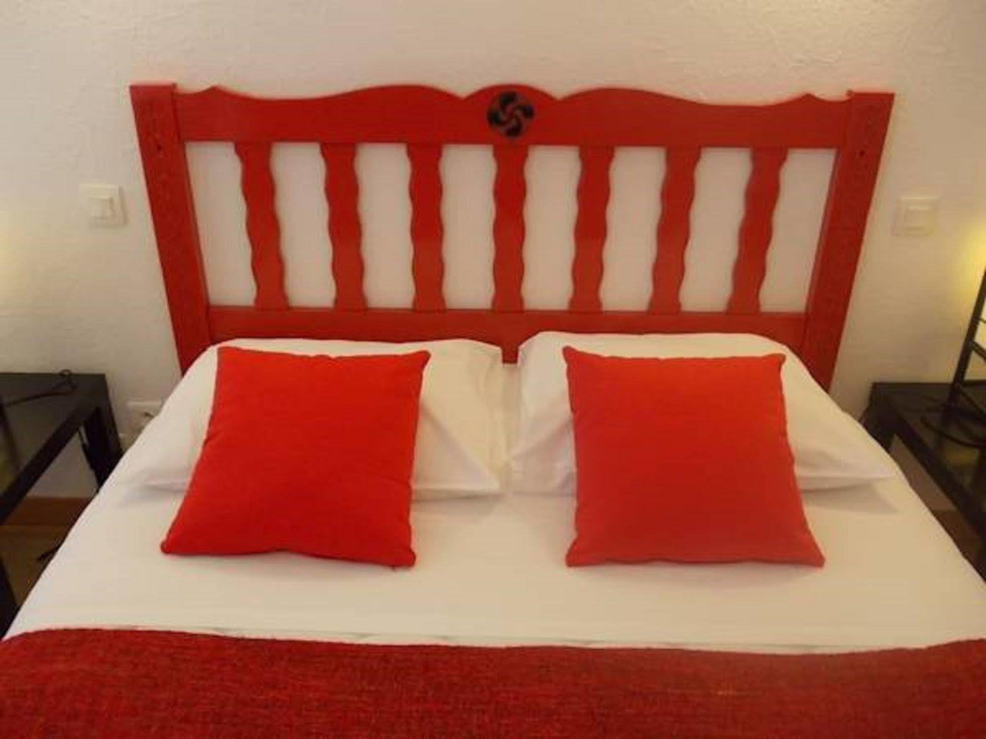 Hotel Le Clementenia Arneguy Екстер'єр фото